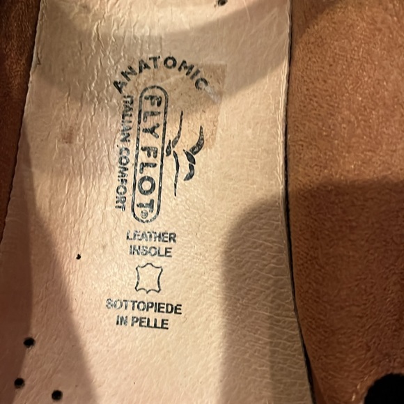 Fly Flot Italy Anatomic Leather Adjustable Strap buckle Sandals Size 41 Tan EUC - Picture 4 of 8